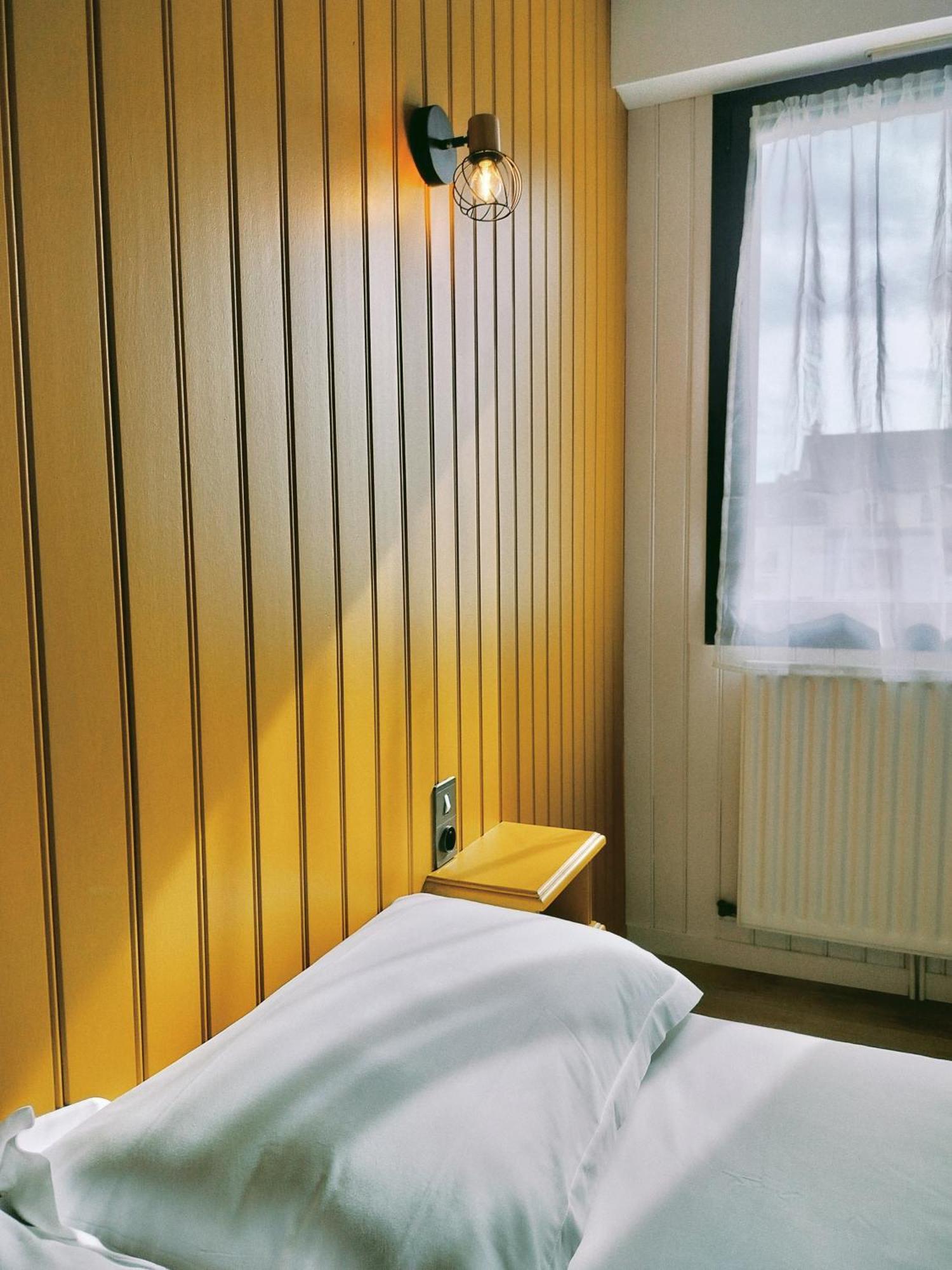 Hotel La Tour Des Anglais Mayenne Ngoại thất bức ảnh